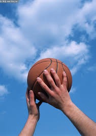 诺兰·莱恩在 1973 年两次投出无安打比赛，成为历史上单季两场无安打的第三人